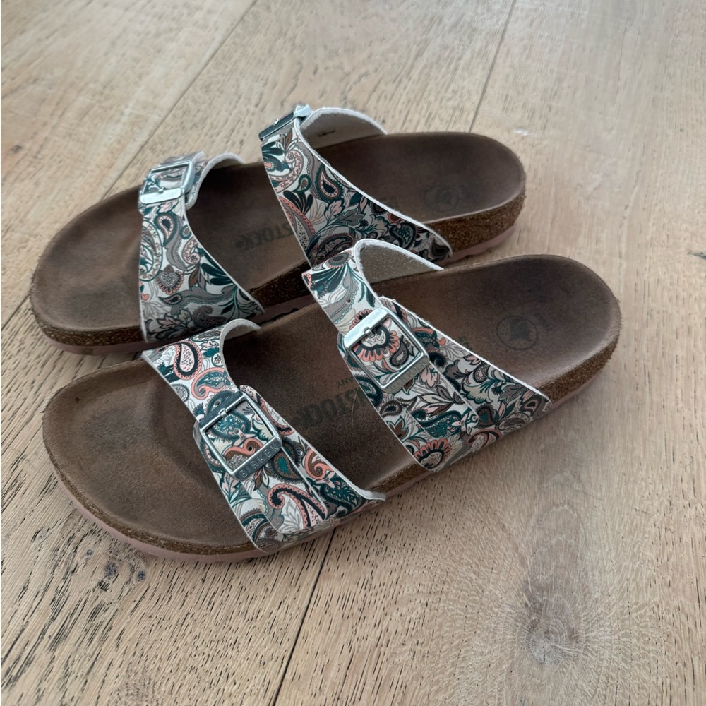 Birkenstock Vegan Floral Sandals - Picture 3 of 6